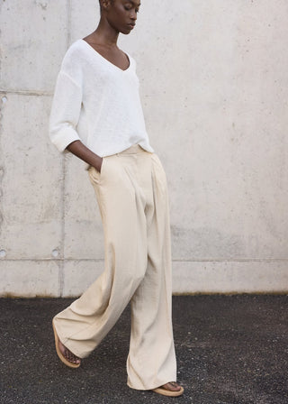 Pantalón Wide Leg con Detalle de Pinzas.