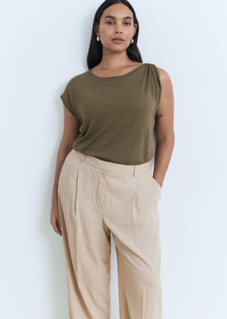 Pantalón Wide Leg con Detalle de Pinzas.