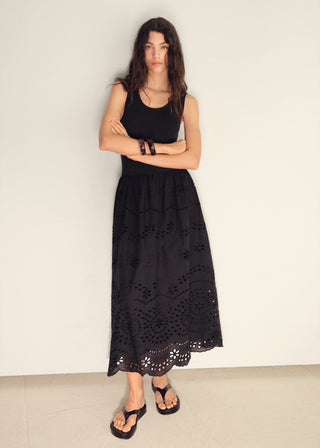 Vestido Combinado con Bordados Calados