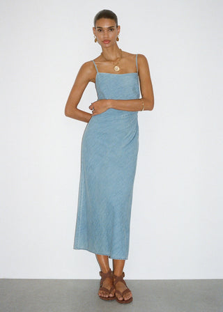 Vestido Denim con Detalle Drapeado.