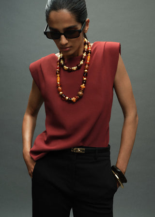 Blusa Cuello Barco con Hombreras Fruncidas