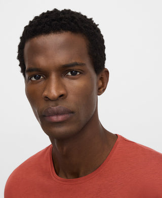 Camiseta Manga Corta con Logo Bordado