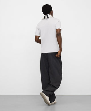 Camiseta Manga Corta con Logo Bordado