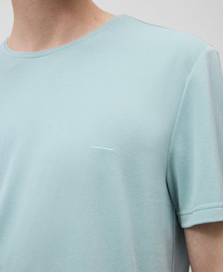 Camiseta Manga Corta con Logo Bordado