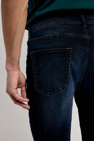 Jeans Slim Fit con Bolsillos