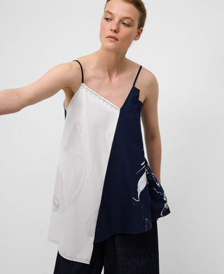 Camiseta Asimétrica con Estampado