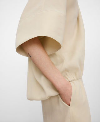 Camisa Corte Globo con Detalle Elástico