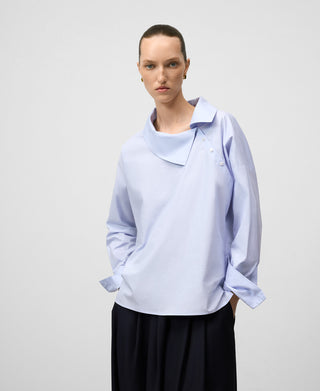 Camisa Manga Larga con Cuello Asimétrico