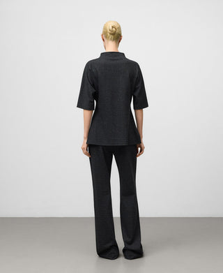 Camisa Cuello Alto con Detalle Cadena