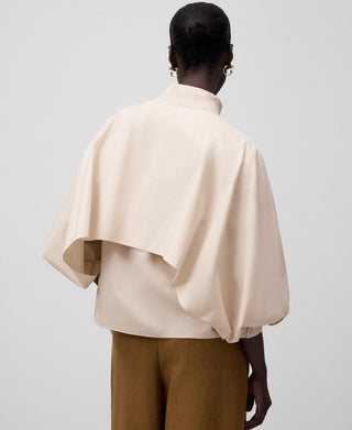 Camisa Mangas Abullonadas con Capa