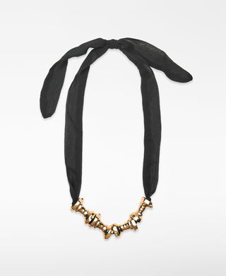 Collar con Piezas Metálicas Detalle Lazo