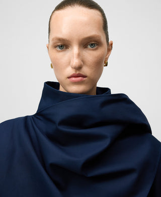 Chaqueta Corta con Detalle Cruzado