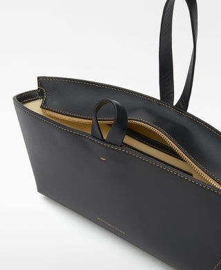 Bolso Pequeño de Mano con Logo