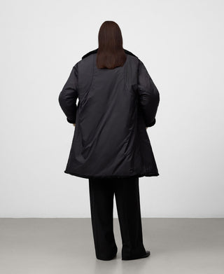 Chaqueta Larga Cuello Alto de Nylon