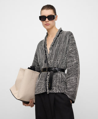 Chaqueta Corta con Detalle Flecos