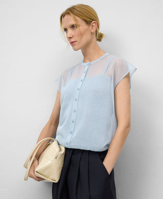 Blusa Semitransparente con Detalle Capa.