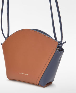 Bolso Bandolera Asimétrico con Logo