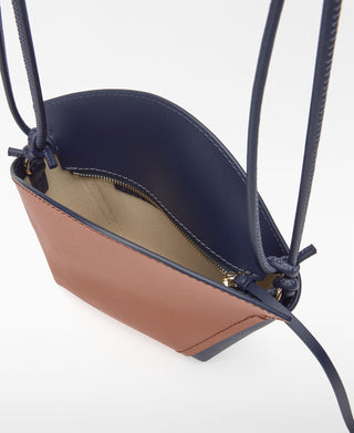 Bolso Bandolera Asimétrico con Logo