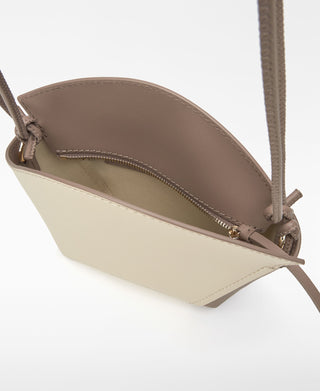 Bolso Bandolera Asimétrico con Logo