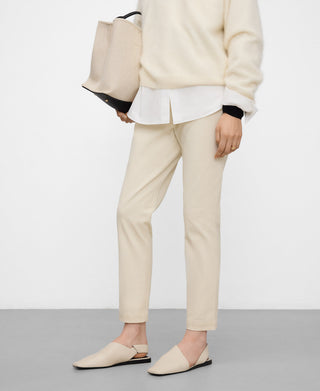 Pantalón Tobillero con Logo Bordado