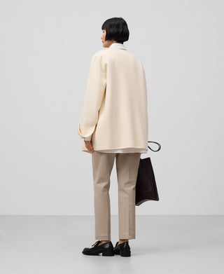 Pantalón Tobillero con Detalle de Pinzas