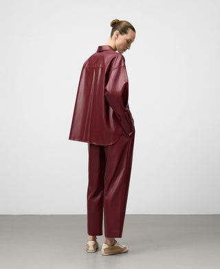 Pantalón Recto con Efecto Piel