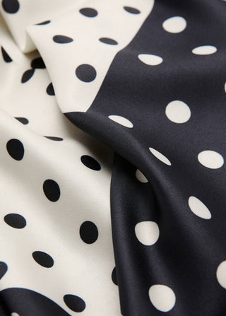 Pañuelo de Satén con Estampado Lunares