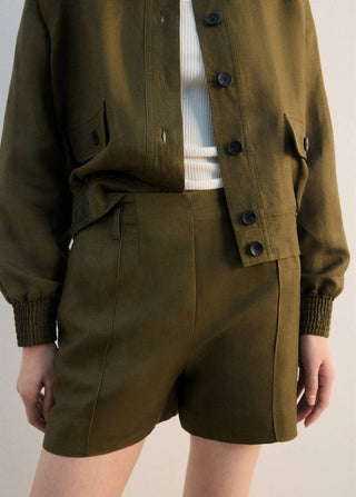 Short Talle Alto de Lino con Bolsillos