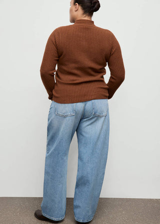 Jeans Rectos Talle Bajo con Bolsillos