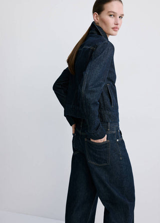 Chaqueta Denim Ajustada con Bolsillos