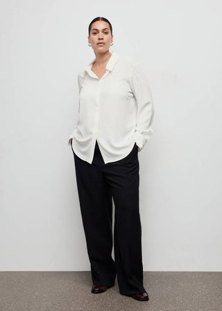 Camisa Manga Larga con Botones Ocultos