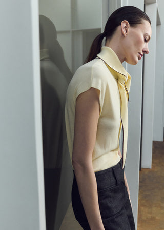 Blusa de Punto con Detalle Bufanda