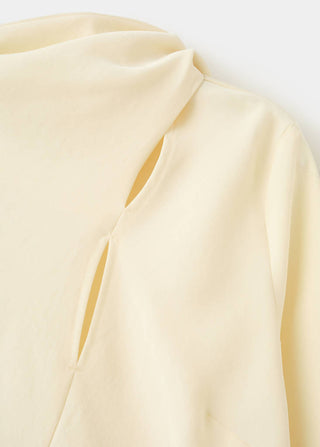 Camisa con Abertura con Detalle Bufanda