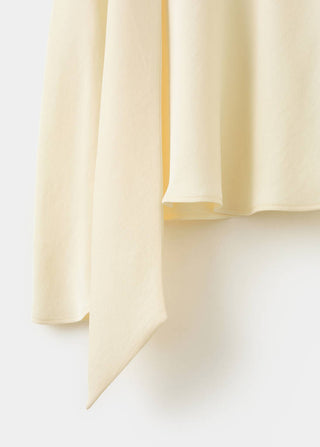 Camisa con Abertura con Detalle Bufanda