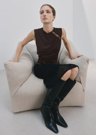 Blusa Ajustada con Detalle Fruncido