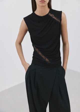 Blusa Ajustada con Detalle Fruncido