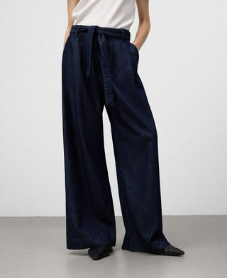 Jeans Anchos con Detalle de Cinturón