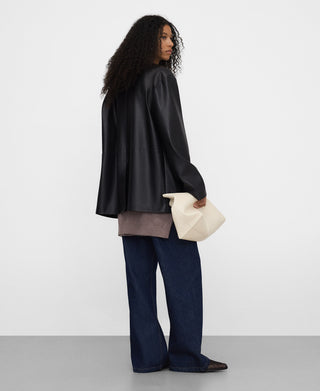 Jeans Rectos con Detalle Logo Bordado