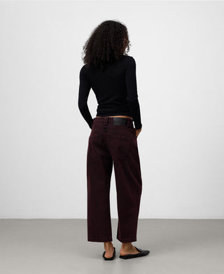 Jeans Tobillero con Pinzas Delanteras