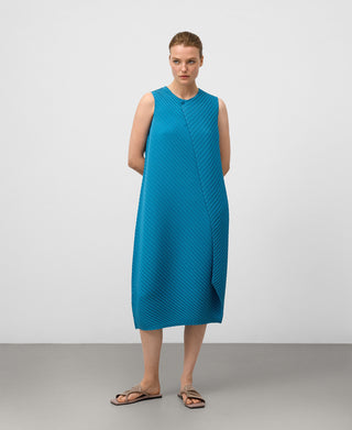 Vestido con Bajo Asimétrico de Crinkle
