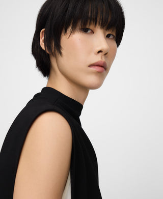 Vestido Asimétrico Cuello Alto con Lazo