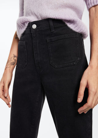 Jeans Acampanado Talle Alto con Bolsillos