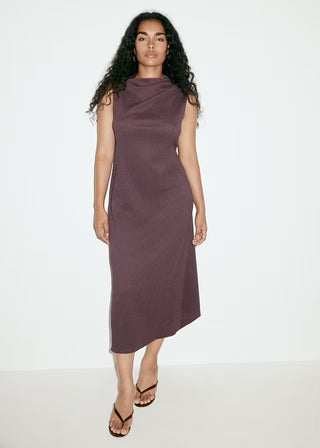 Vestido Midi con Detalle Fruncidos