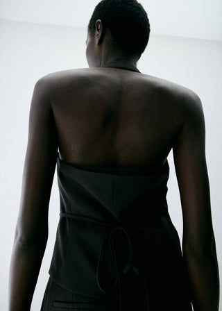 Chaleco con Cuello Halter Cruzado