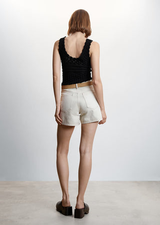 Blusa Entallada con Detalles Calados