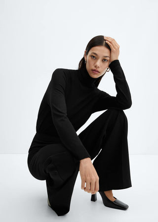 Pantalón Talle Medio con Detalle de Pinzas
