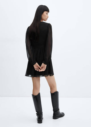 Vestido Corto con Detalle de Abalorios, Negro