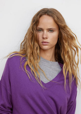 Sudadera Cuello Pico con Aberturas, Morado