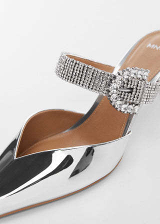 Zapato de Punta con Detalle Strass