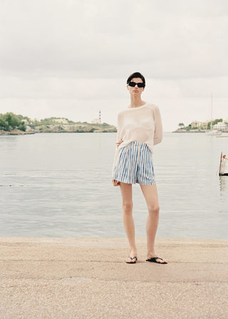 Short Talle Medio con Estampado de Rayas